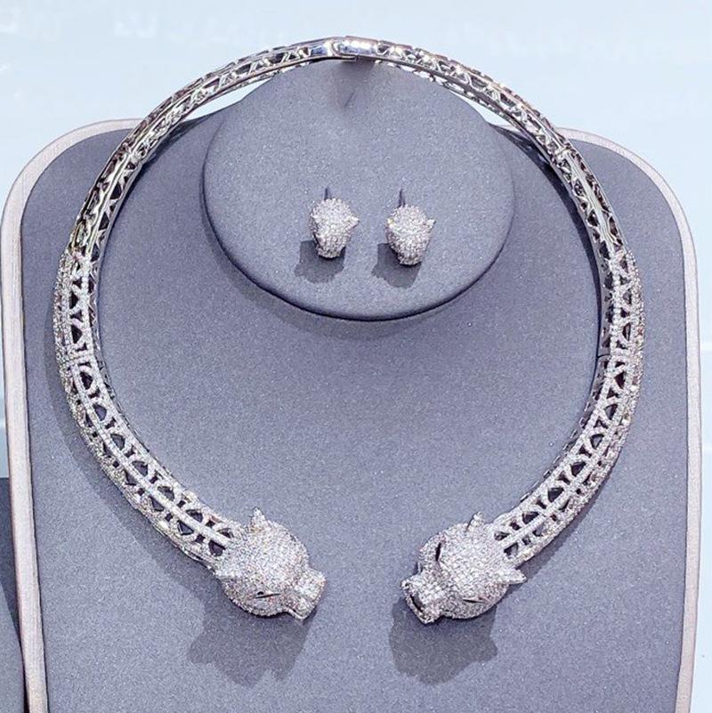 European and American Exaggerated Color Zircon Leopard Head Necklace Earrings Set Luxury Retro Court Style Full of Diamond Jewelry Accessories