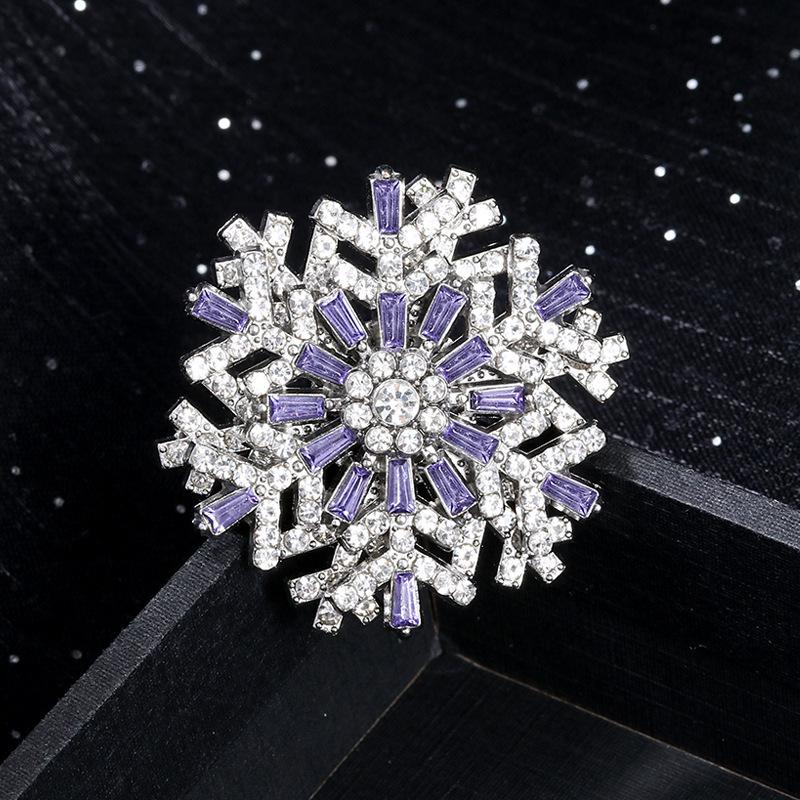 Rotatable Crystal Snowflake Brooch - Women's Elegant Corsage Accessory