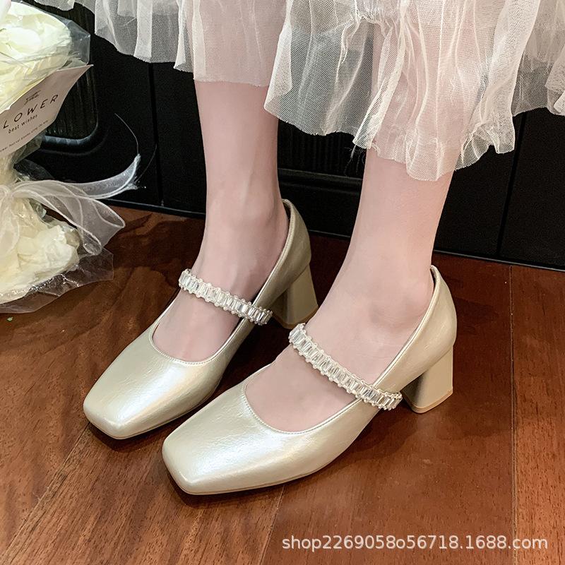 

2025 autumn new fairy style with skirt temperament square head low heel single shoes French rhinestone thick heel Mary Jane shoes women 40 шампанского