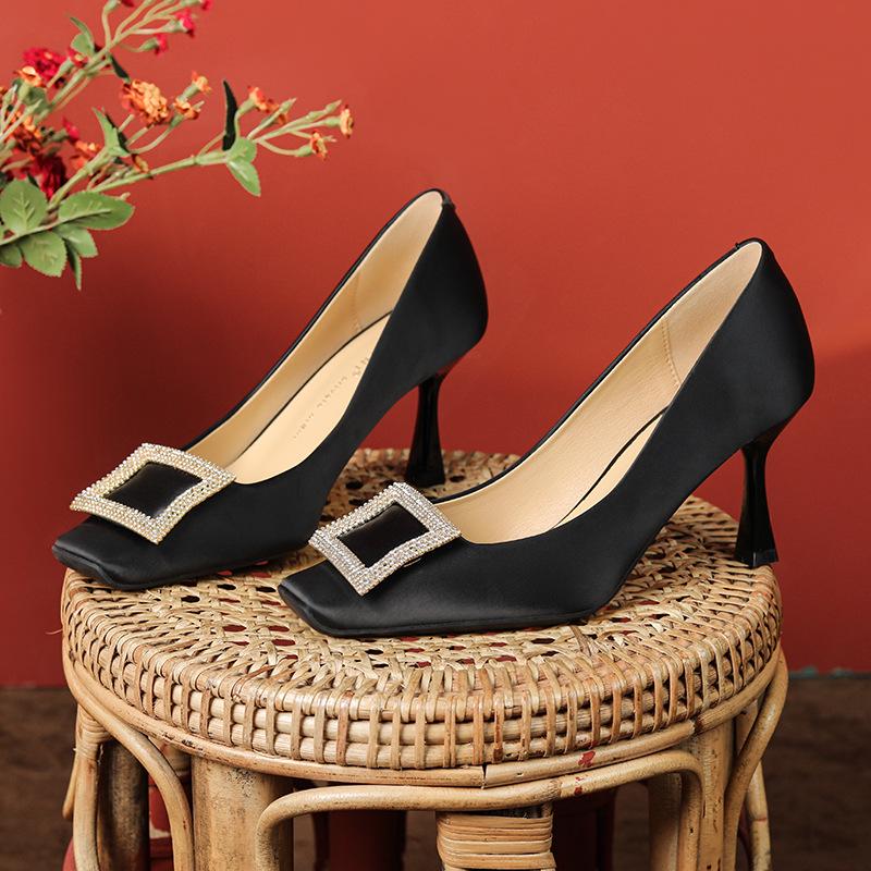 

Женские туфли-стилеты из овчины и шелкового сатина 2024 – квадратный носок с пряжкой, выпуск весна/осень 39 чёрный