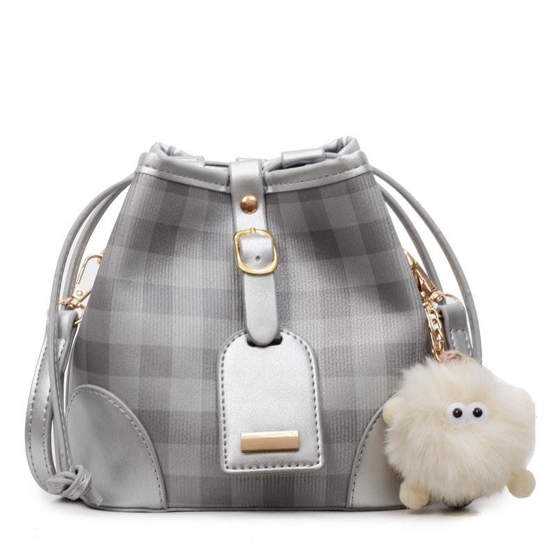 

Сумка Женская Клетчатая Новая Сумка Через Плечо для Поездок Универсальная Сумка Мессенджер no pendant серебряный