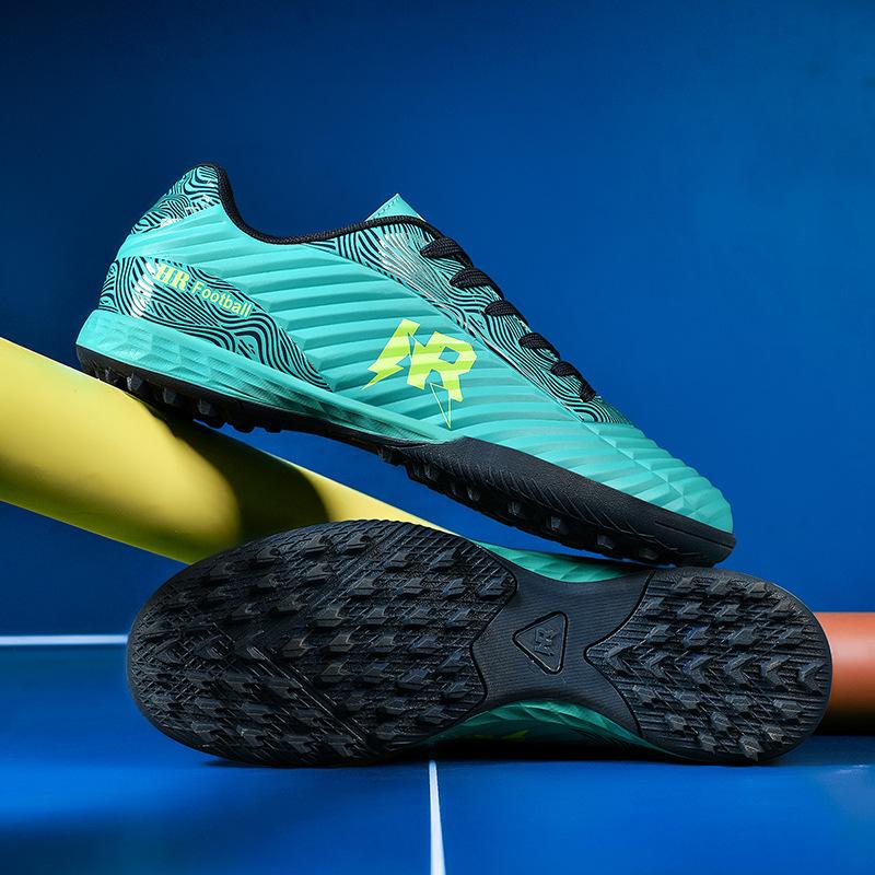 2025 new World Cup football shoes men's low-top spikes students grass training children's game sports shoes