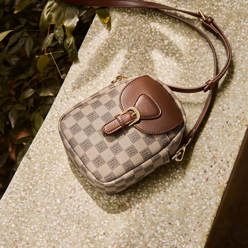 2025 New Fashion Versatile Phone Bag Casual Simple Shoulder Bag Light Luxury Trendy Single Shoulder Women's Bag Crossbody Phone Bag