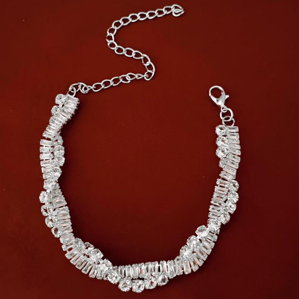 Elegant Twisted Cable Zirconia Bracelet: Personalized Luxury Jewelry for Women серебряный