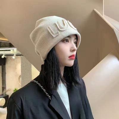 In Autumn and Winter, Women Pile Up Hats, LUCK Letters, Cold Hats, Japanese Style, Versatile, Pullover Hats, Show Off Face Size, and Cloth Covered Hat