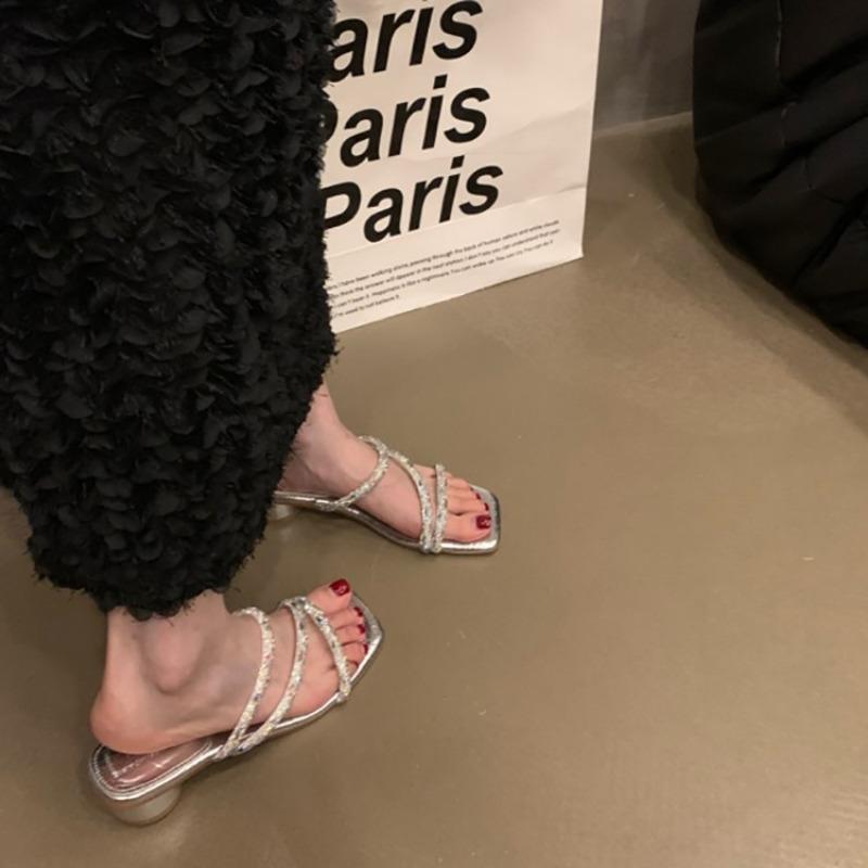 

Женские сандалии 2024 года, новые летние туфли в римском стиле со стразами и ремешком на щиколотке, женские туфли на высоком толстом квадратном каблуке, простые сексуальные туфли для женщин 39 серебряный