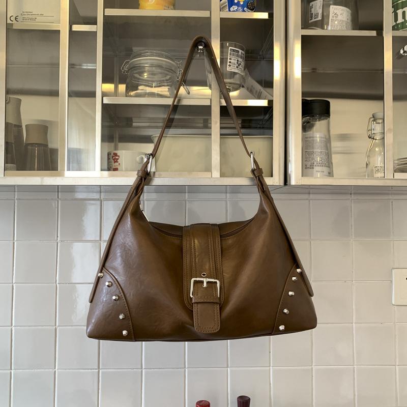 

Vintage fashion trend locomotive bag foreign style Spice girl belt buckle rivet decoration shoulder armpit bag women s handbag коричневый