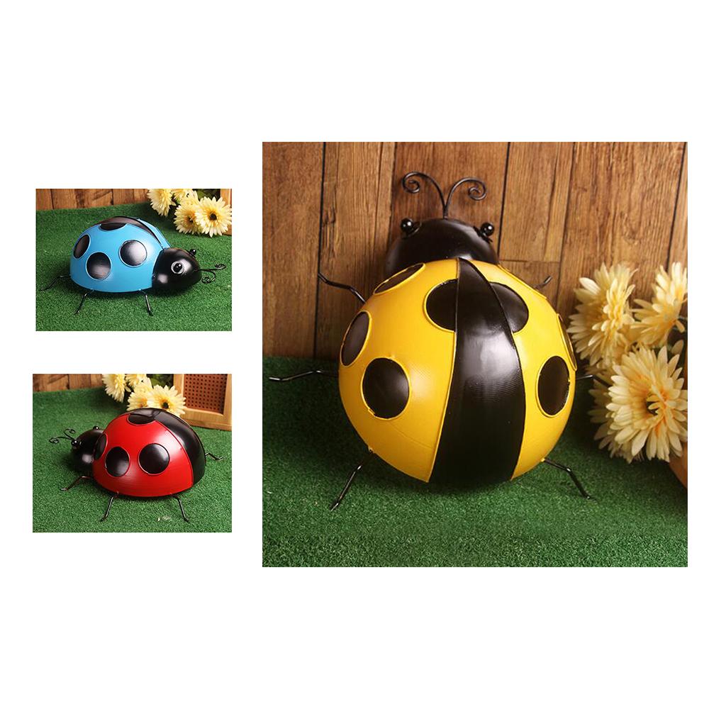 Wall decoration in Coccinella from a realistic wall artistic decoration for