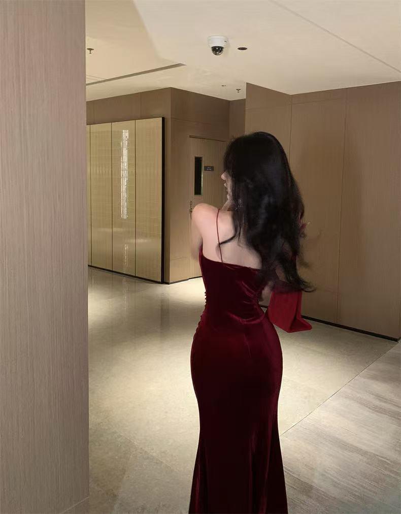 Luxurious French Gold Velvet Fishtail Slip Dress for Women - Autumn/Winter Sexy Bodycon with Hip-Slit for Evening Wear