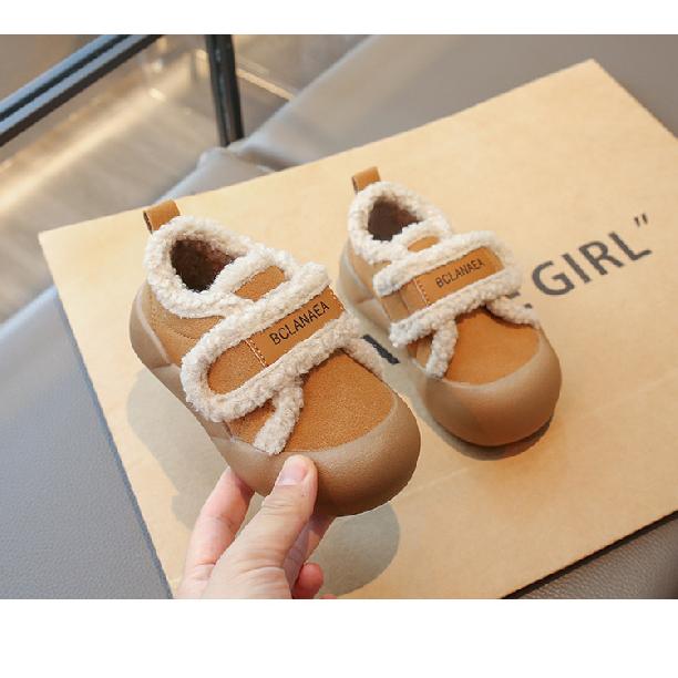 Mokassins mit dicker Sohle im amerikanischen Stil für Kinder, Winter-Fleece-gefütterte neue warme Pelzschuhe für Mädchen für draußen, Schnee-Baumwollschuhe