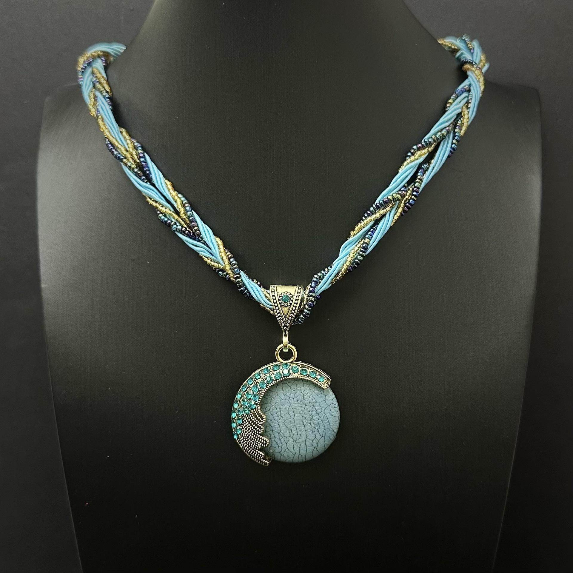 1PC European and American Bohemian style imitation gemstone pendant necklace handmade rice beads woven ethnic style retro sweater chain