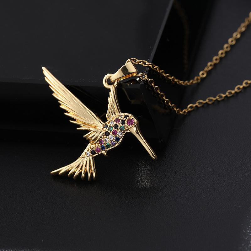 Small Bird Pendant Necklace With Micro-Set Zirconia Unique Design Gold Collarbone Chain For Women