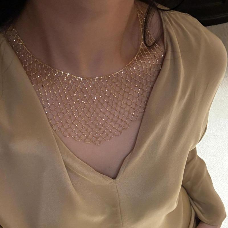 Woven reticulated lace wide necklace, European and American fashionable women's 18k gold-plated flash banquet