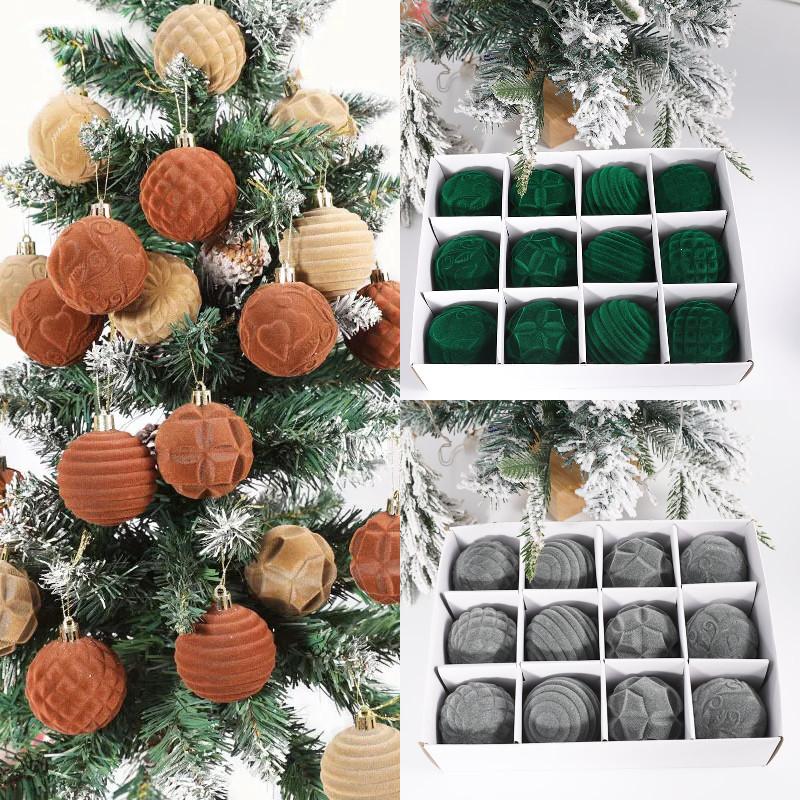 Lebhaftes 6cm Samt Weihnachtsornamente Set mit 12 bunten Kunststoff Baumdekorationen