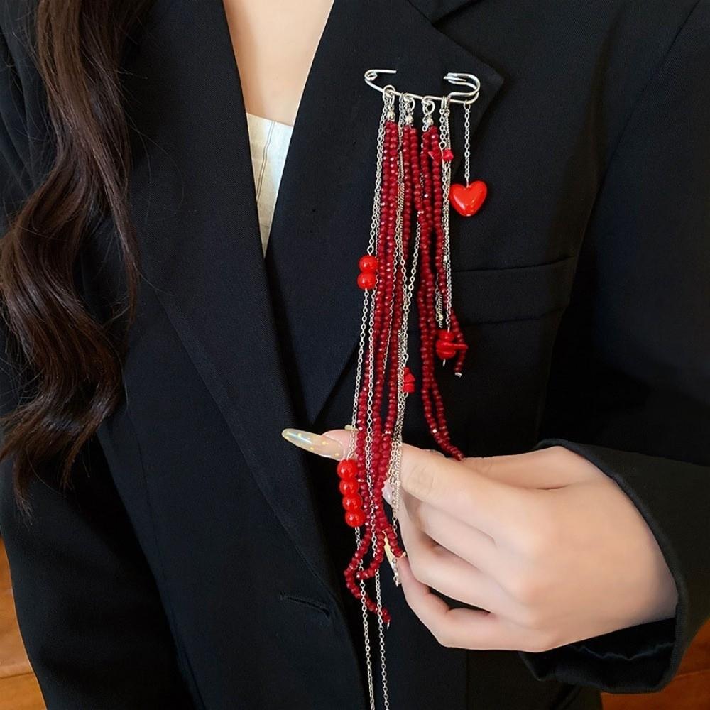 Light Luxury Style Heart Beaded Tassel Brooch Red Love Heart Tassel Ornaments Theatre