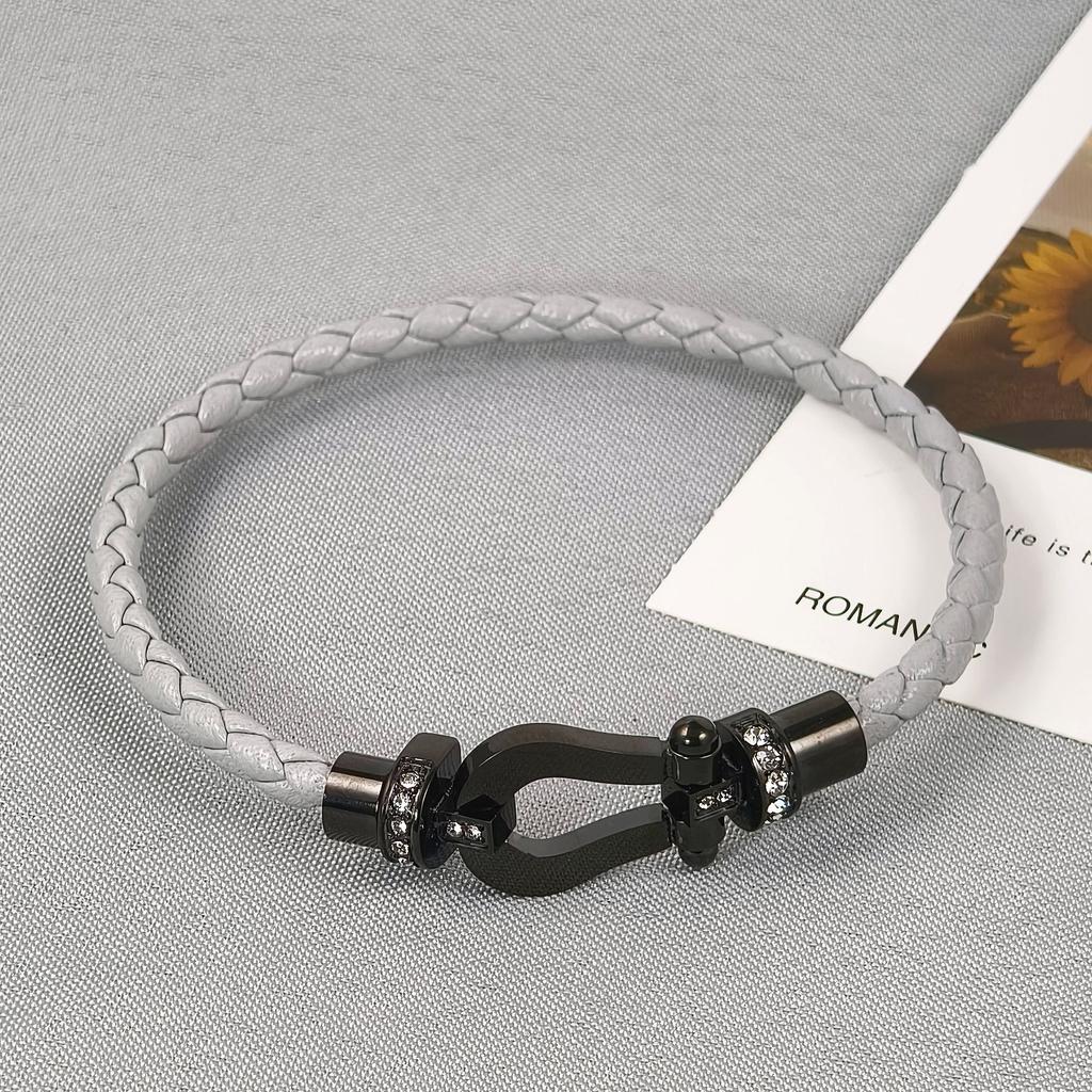 2026 Red Rope U-shaped Fred Micro-inlaid Half-brick Leather Rope Horse Buckle Hoof Non-fading Bracelet