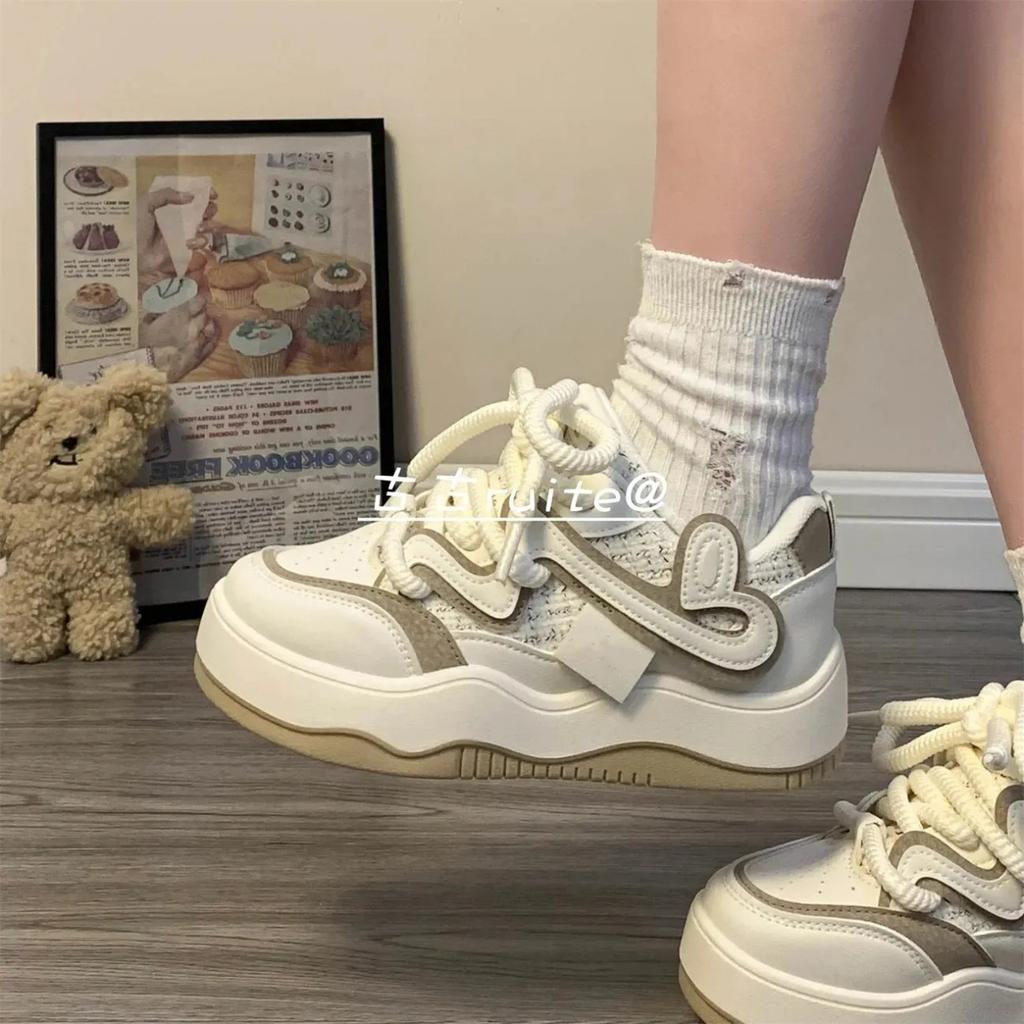 Children's Board Shoes 2025 Spring and Autumn New Fashion Girls' Sports Board Shoes Comfortable Internet Celebrities with the Same Children's Tide