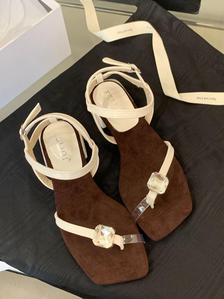 Summer new vacation wind toe beach shoes~ square head rhinestone word with low heel casual open toe sandals large size