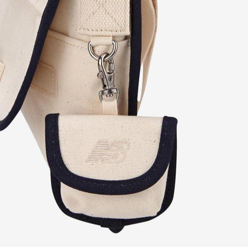 New Balance Canvas Messenger Bag Nbgcdae501 39