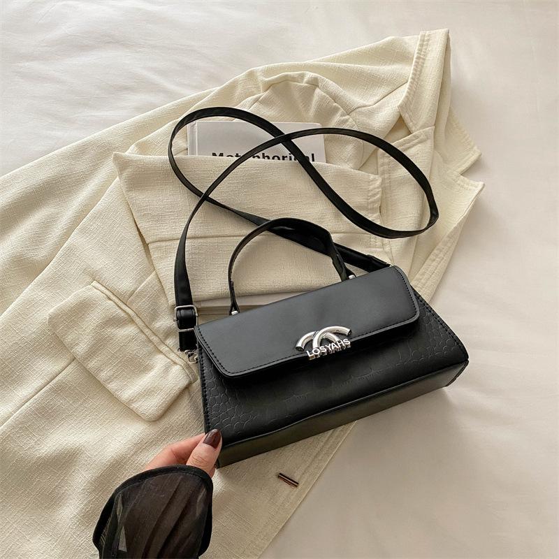 

Простая и модная сумка через плечо, модная ретро-сумка, маленькая квадратная сумка для женщин 2024 года, новая нишевая простая сумка под мышкой чёрный