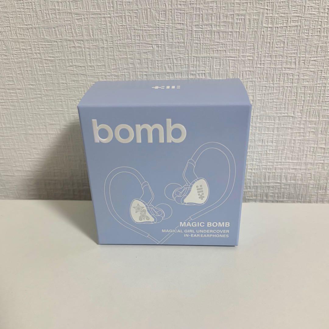 

[USED] ILLIT bomb Merch version Album Earphones In-ear monitors Trading cards