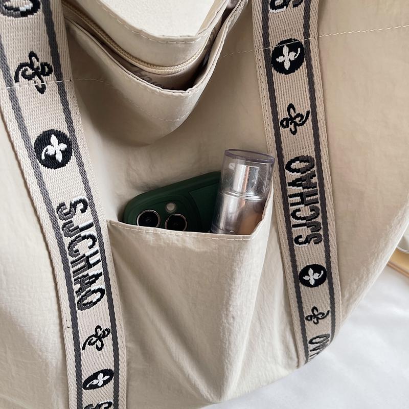 Fashionable Tote Bags for Women Shoulder Bag Retro Shopping Bags Designer Bag Purse and Handbags Class Bag