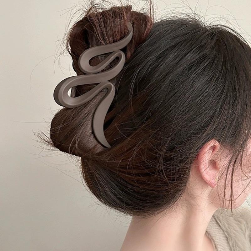 Large Matte Wavy Hair Clip Women Versatile High-end Shark Clip Simple Hair Accessories
