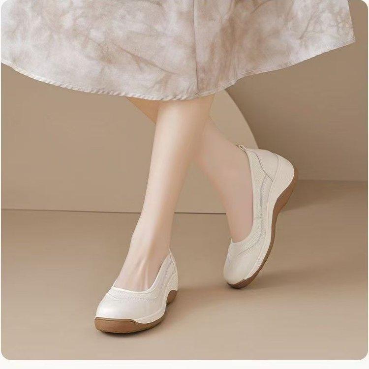 Popular soft-soled comfortable mother rocking women's shoes 2025 spring and summer new breathable casual shallow mouth single shoes lazy shoes