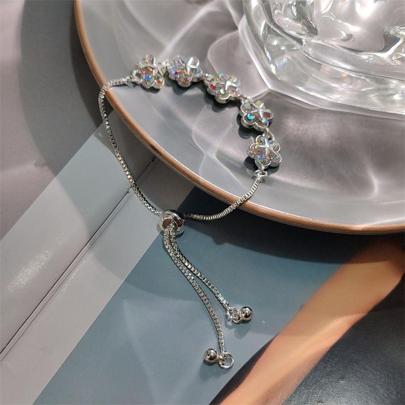 Fashion Bracelet Simple Zircon Flower Bracelet Minority Design Sweet Flower Alloy Jewelry.