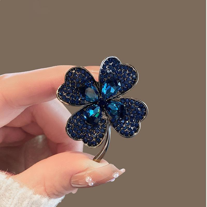 Crystal Four-leaf Clover Brooch, High-end Women's Simple and Versatile Brooch, Elegant Brooch, High-end Sense