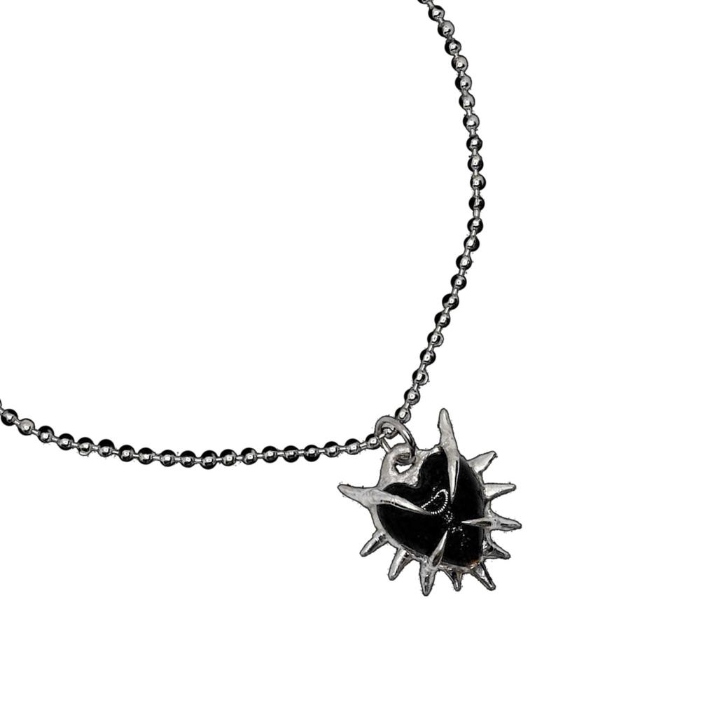 Elegant Love Shape Necklace Thorn Heart Pendant Clavicle Chain Vintage Collarbone Chain Accessory for Women Girls