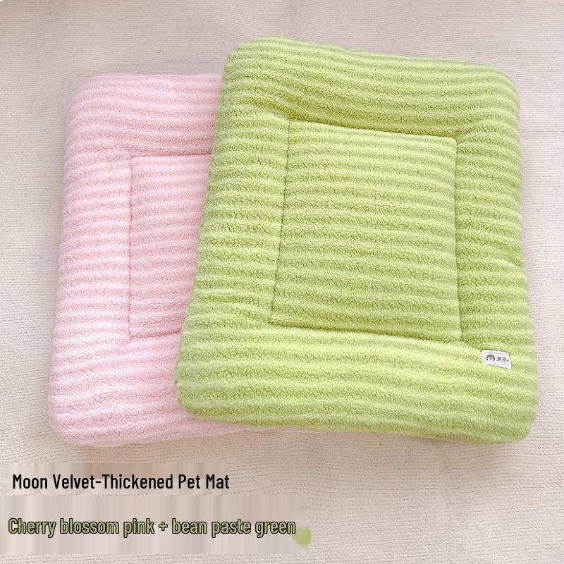 Universal Large Winter Plush Pet Bed Mat - Thick, Warm Sleeping Pad for Cats & Dogs