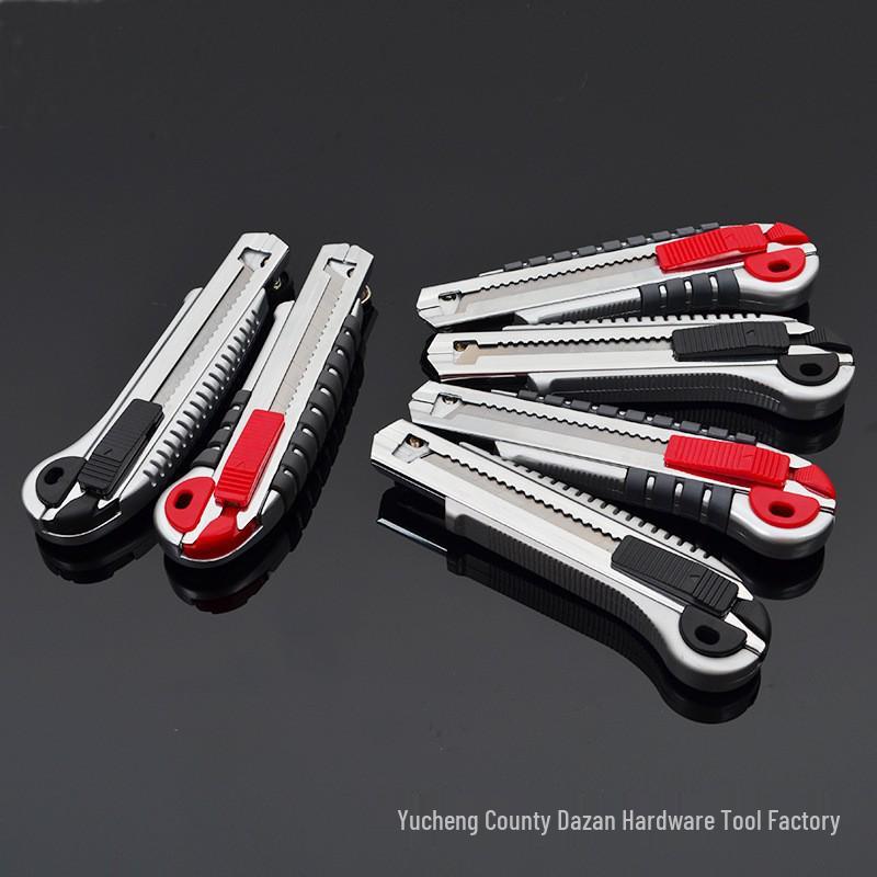 Heavy-Duty 18mm Utility Knife with Rubber Grip - Ideal for Paper, Wallpaper, and Unboxing Tasks