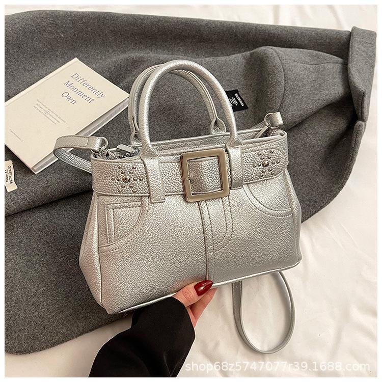 

Casual 2025 Fall/Winter New Simple Korean Niche One-Shoulder Crossbody Bag Fashion Trendy Foreign Handbag Women серебряный