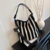 Stylish Design Summer Essential Large Capacity Shoulder & Crossbody Bags Striped Hasp Sense of Luxury Women's Handbags 2025 New