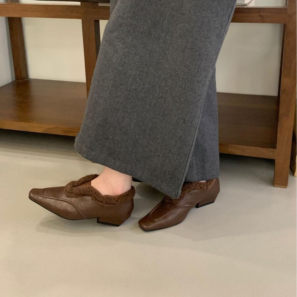 2025 autumn and winter new small square head fluffy soft sole deep mouth lace up commuter work women's single shoes