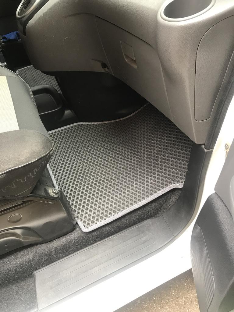 Maty EVA do elektr. (czarny) dla Nissana NV200 2009-