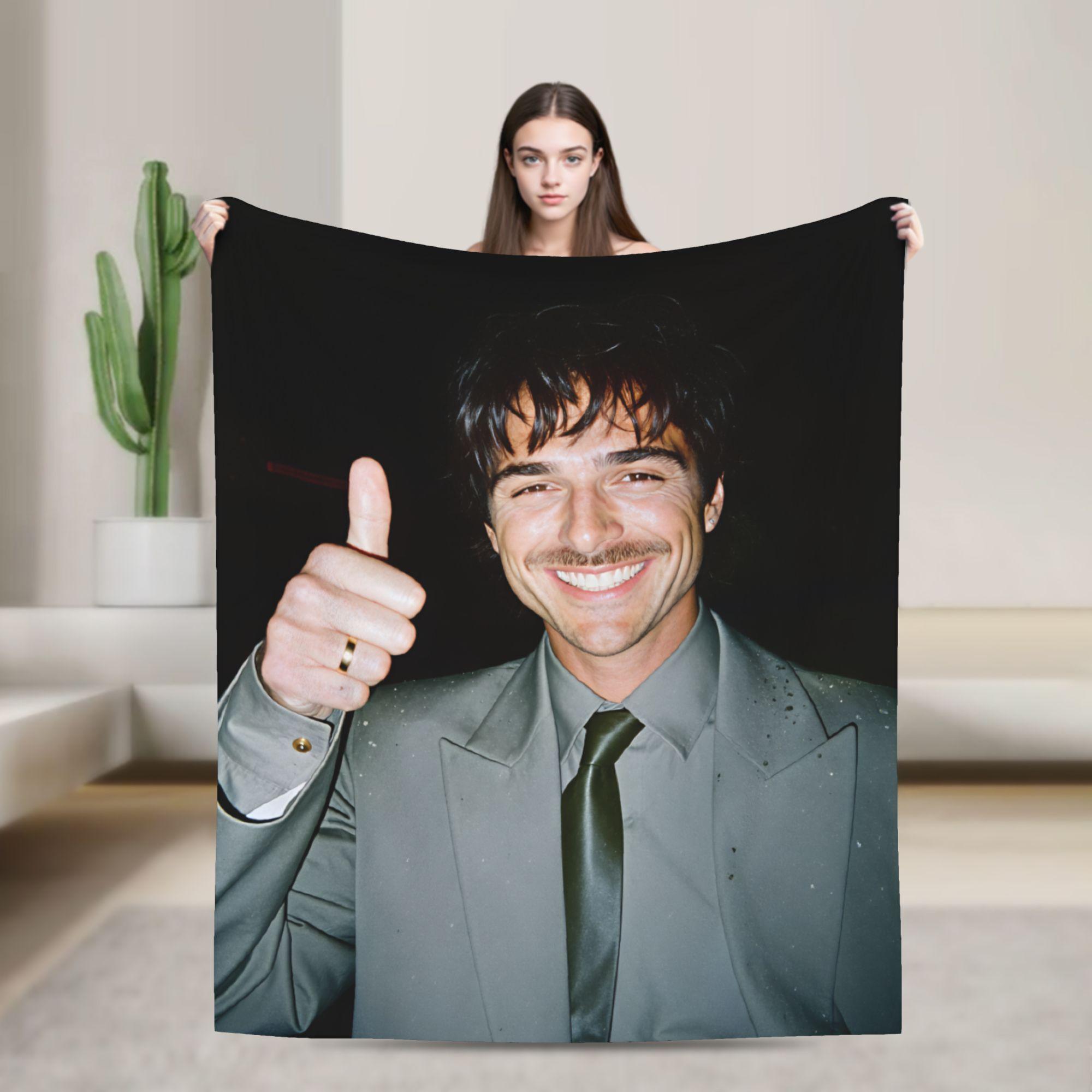 Jessica Chen Unisex Soft Blanket Decorative Jacob Elordi Actor Portrait Throw Blanket Flannel Bedspread For Living Room Fluffy Sofa Bed Cover