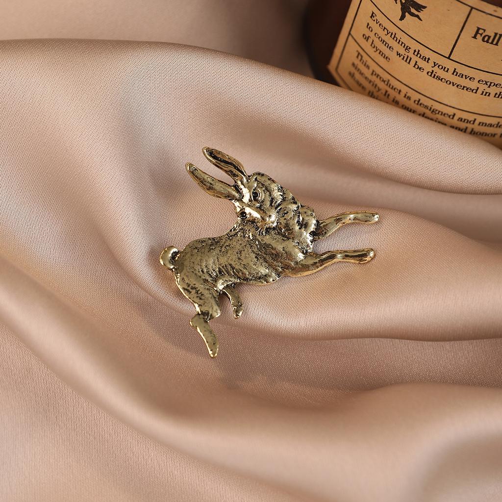 Personalized retro style animal series unique Chinese zodiac horse brooch anti-light badge versatile pin exquisite