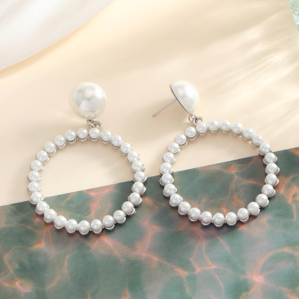 Fashionable and Elegant Style Women's Gorgeous and Luxurious Stud Earrings with Circular Pearl Earrings for Vacation Trip