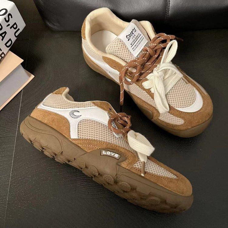 

2025 new summer thin-soled sports shoes spring and autumn super fire women s shoes student moral training shoes women s white shoes casual shoes 40