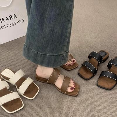 Fashion French Retro Rivets Design Sloping Heel Slippers for Women's 2025 Summer Outdoor Open Toe Breathable Comfortable Fashion Sandals