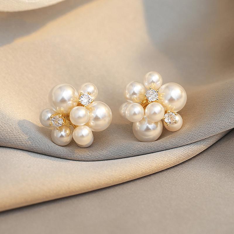 

Korean style Elegant Pearl Fireworks Modeling Golden Colour Earrings Women s Design Jewelry Party Luxury Accessories For Girls