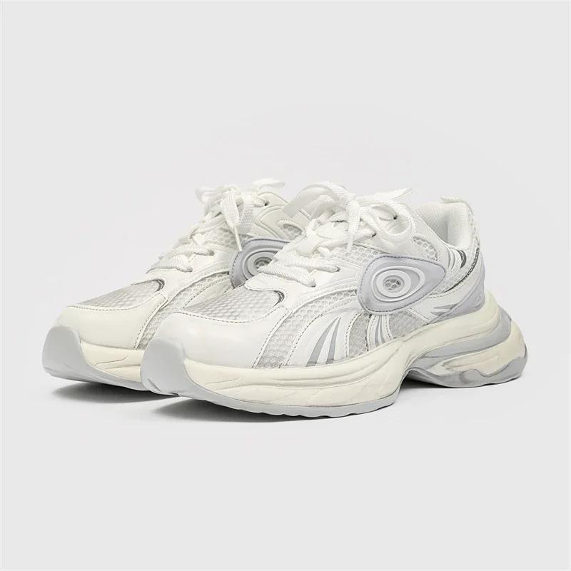 Strut In Comfort: Unveiling the Latest Trends In Popular, Fashionable Walking Shoes for Sports and Leisure