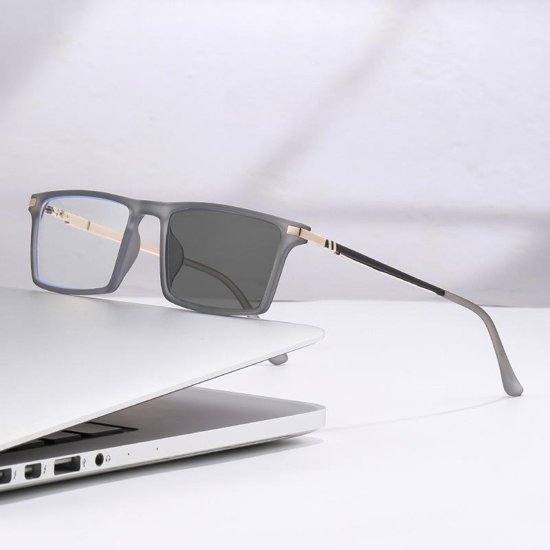Fashionable Multi Focal Distance Dual-use Reading Glasses with High-definition Photochromic and Anti Blue Light Properties