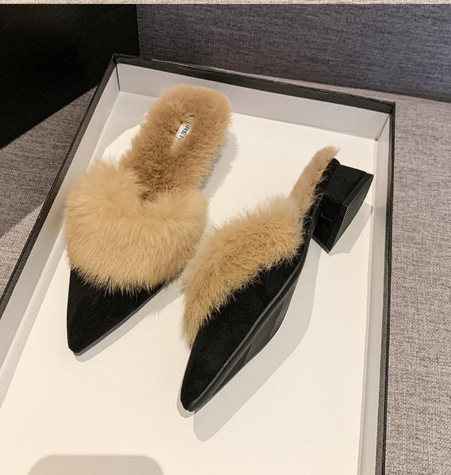 Fashion Fashion Fluffy Fur Slippers Women Wear Pointed Warm Mule Shoes 2025 Winter New Woman High-end Low Heel Plus Velvet Party Slides