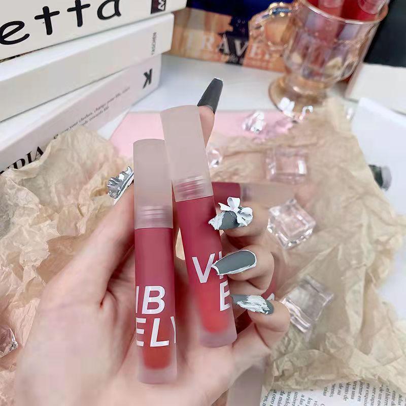 VIBELY Fumo Leggero Opaco Velluto Opaco Lip Slush Impermeabile Lunga Durata Lucidalabbra Bianco
