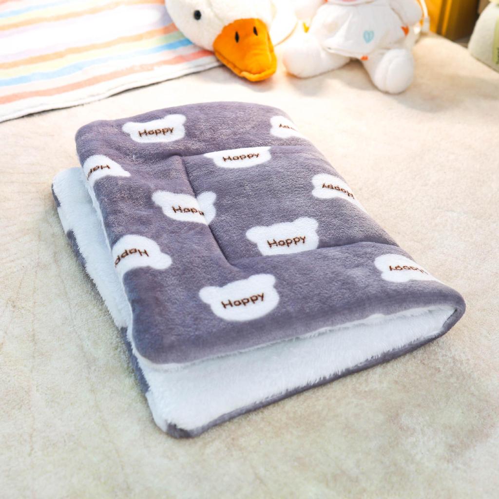 All-Season Universal Pet Cushion: Warm Dog Bed, Cat Sleeping Blanket