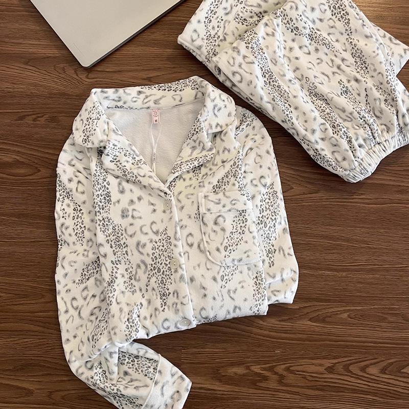 Autumn/Winter High-End Leopard Print Fleece Pajama Set - Warm, Long-Sleeved Homewear