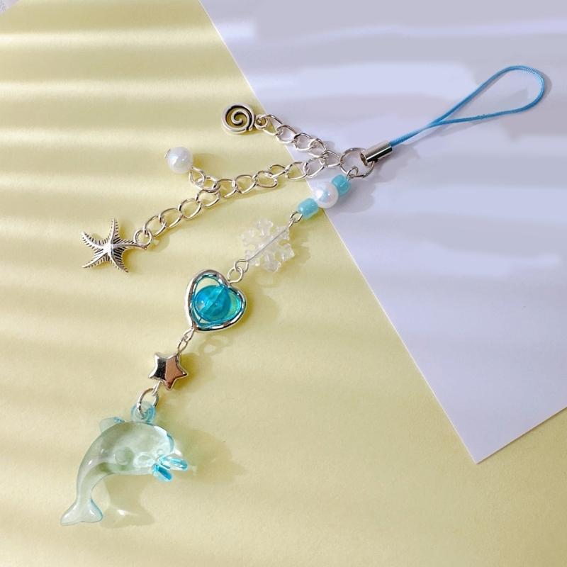 Contemporary Dolphin Keychain Metal Bag Charm Retro Design Keyring Compact Travel Accessory Pendat Bag Pendant